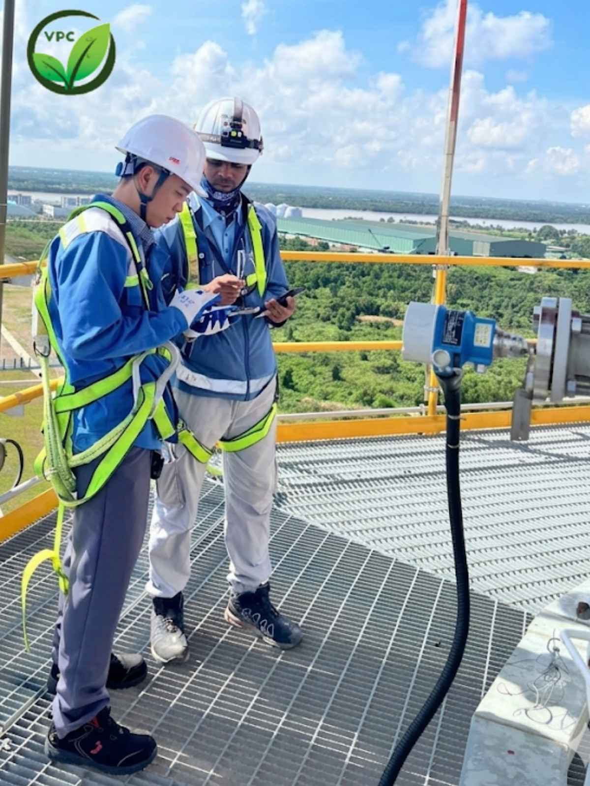 Năng lực phân tích mẫu và tư vấn giấy phép môi trường của Việt Pháp